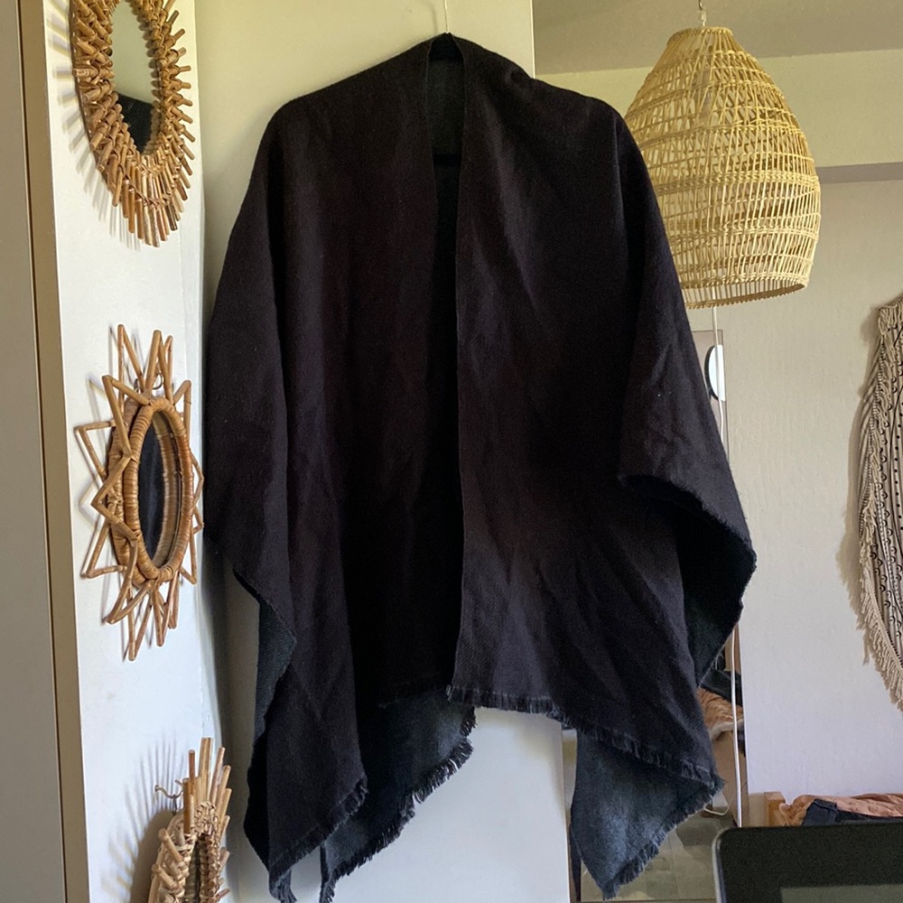 Black shawl from Uniqlo